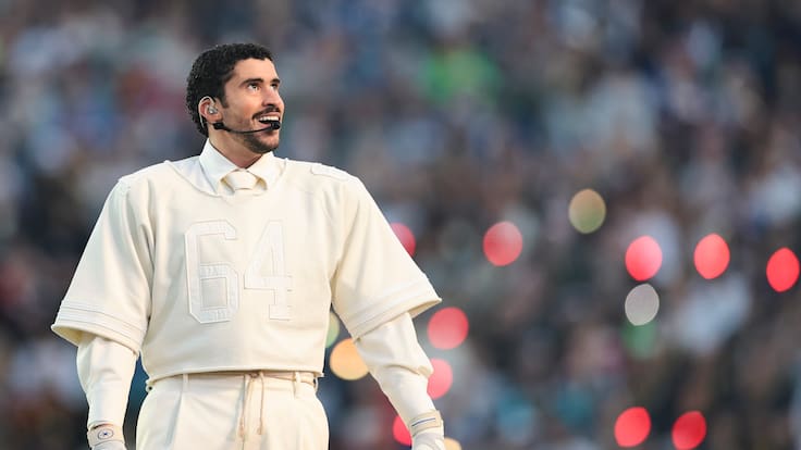 “Gracias por hacerlo real...”: Bad Bunny sorprende con íntimo regalo para trabajadores del Super Bowl 2026