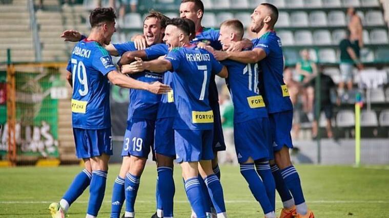 Ángelo Henríquez convierte su sexto gol en el fútbol polaco