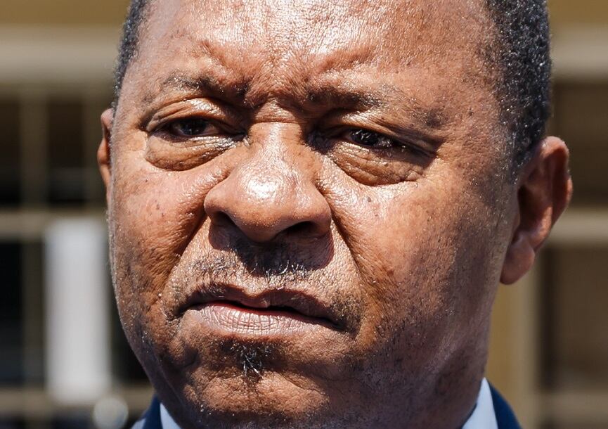El ministro de salud de Zimbabue, Obadiah Moyo