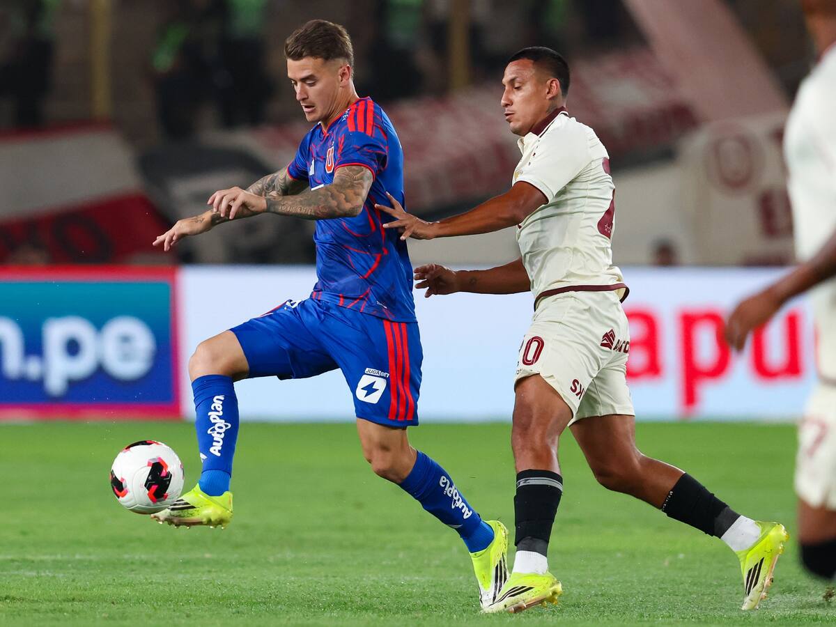 U de Chile es goleada por Universitario en la “Noche Crema”