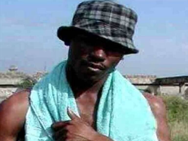 Crean en Argentina una estatua en honor al negro de WhatsApp