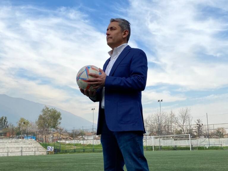 Crean «Corporación Familias por el Fútbol» para fomentar el deporte a nivel formativo en Chile