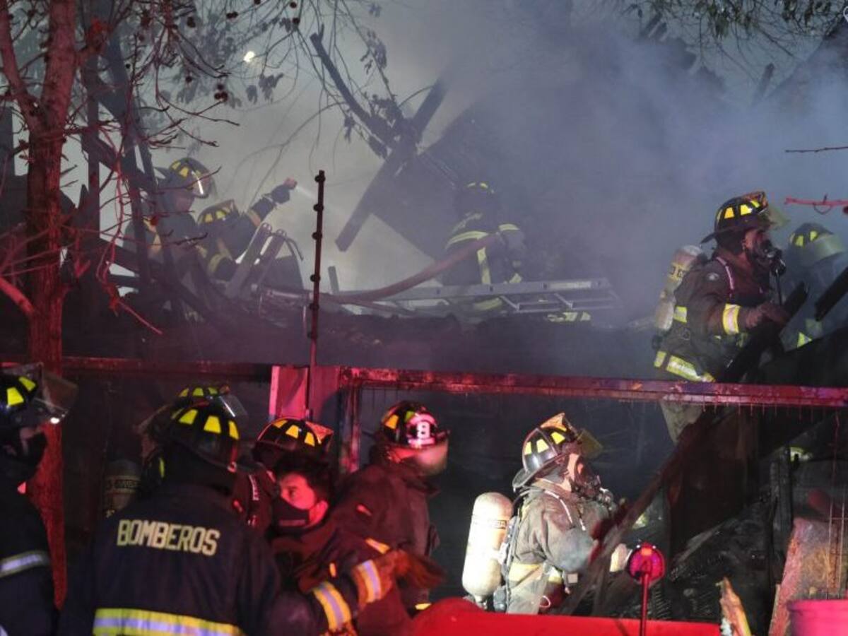 Horror en Cartagena: mujer muere calcinada tras brutal incendio intencional y dos hombres quedan con quemaduras extremas
