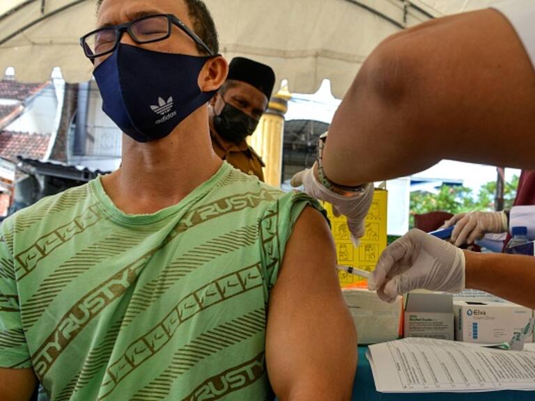 Tercera dosis de Sinovac: Autoridades de salud anunciaron que en julio se anuncia si se necesitará