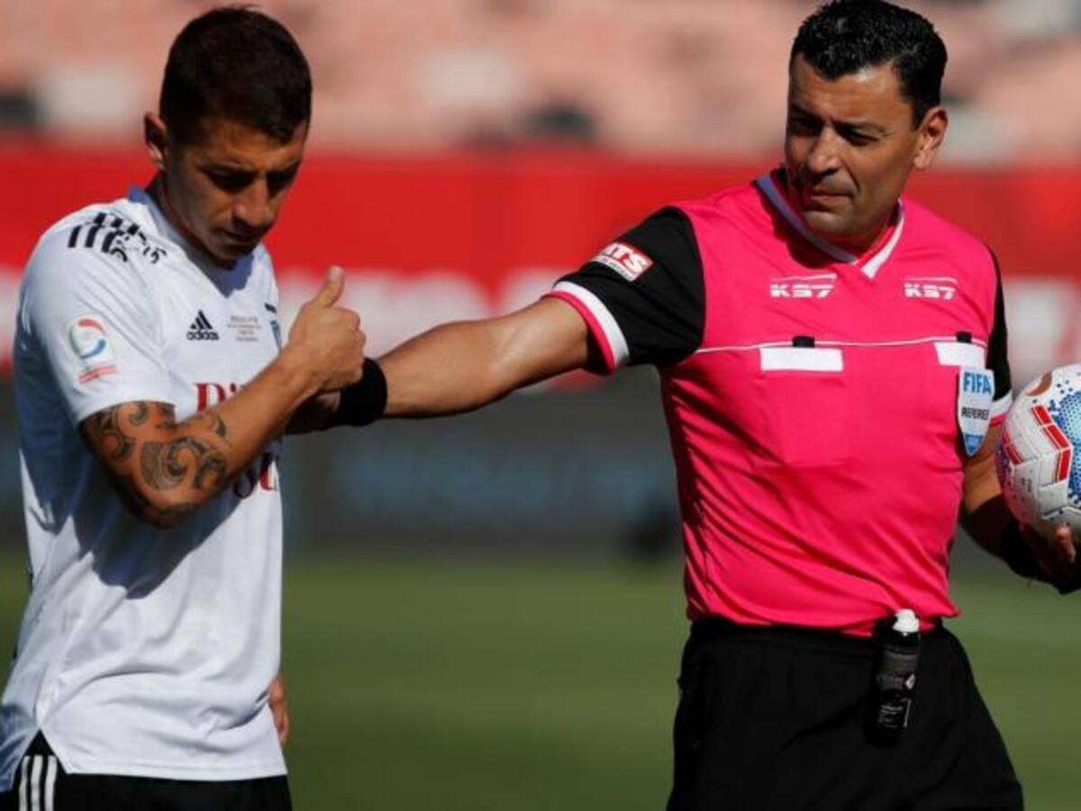 Roberto Tobar se reúne con dirigentes de Colo Colo: “Tratamos de mejorar para no cometer errores tan garrafales”