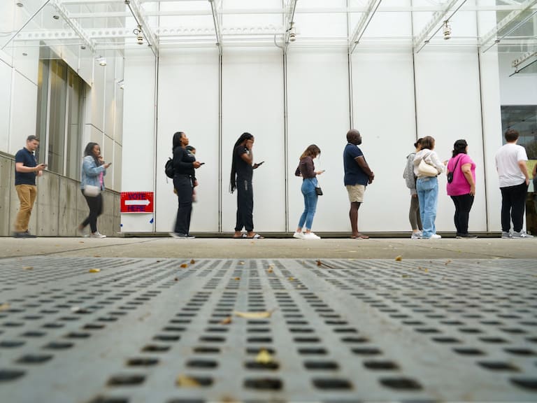 ¿Cuánto se demoran en contar los votos en Estados Unidos? (y por qué el método chileno es elogiado a nivel mundial)