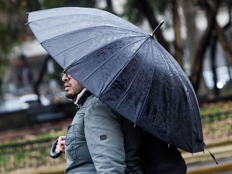 Nuevo río atmosférico en Chile dejará hasta 100 mm de lluvia en pocas horas: estos serán los puntos críticos