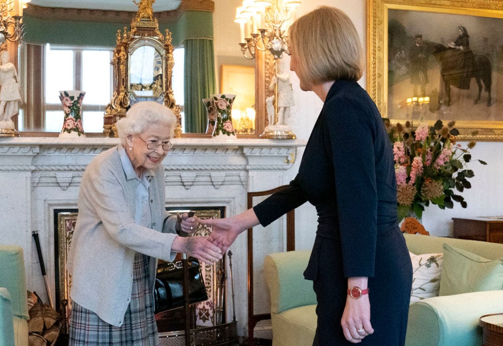 Reina Isabel II y Liz Truss.