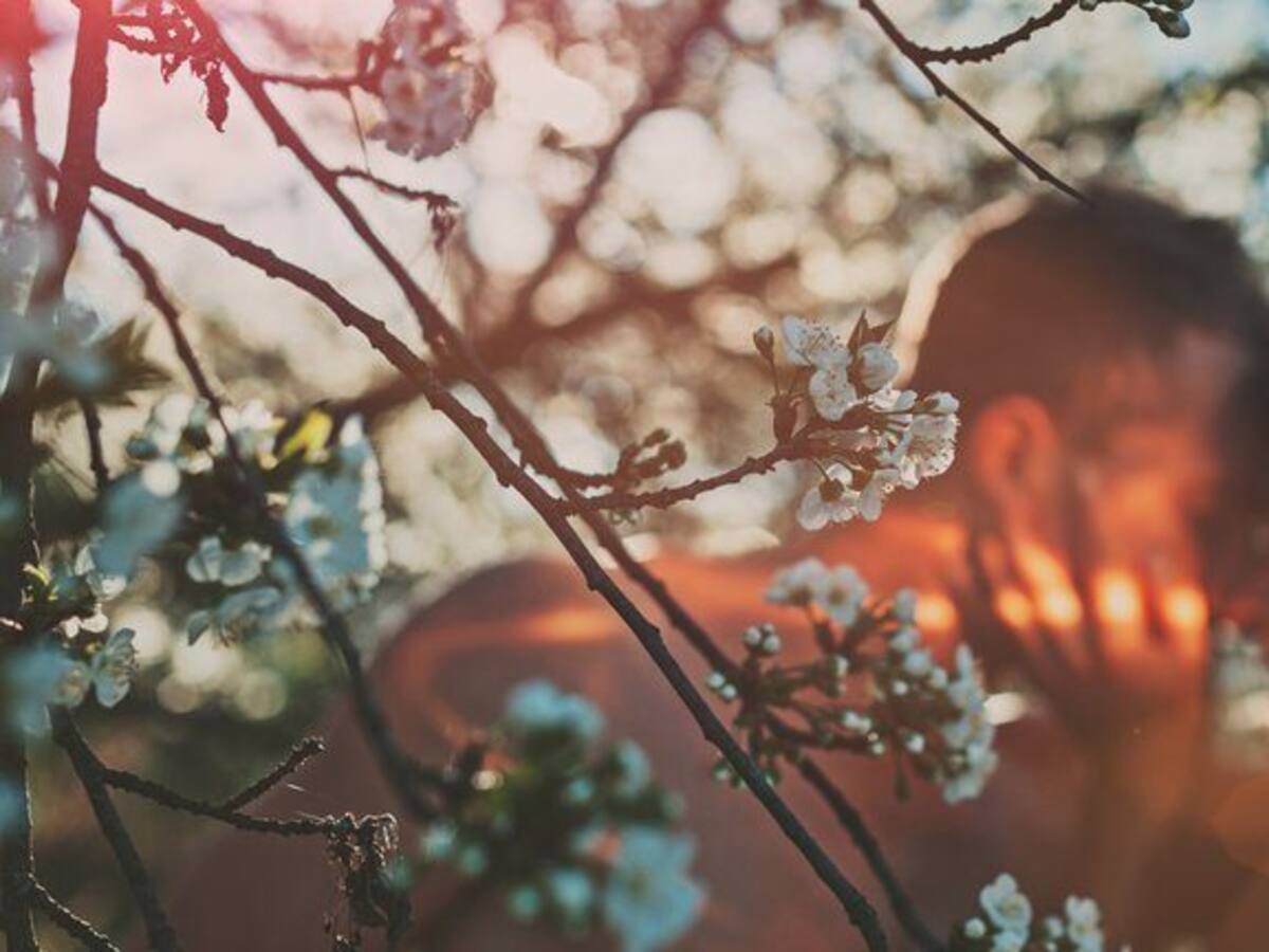 Barcelona recomendó tener «prácticas sexuales sin contacto físico» y «en espacios grandes y abiertos»