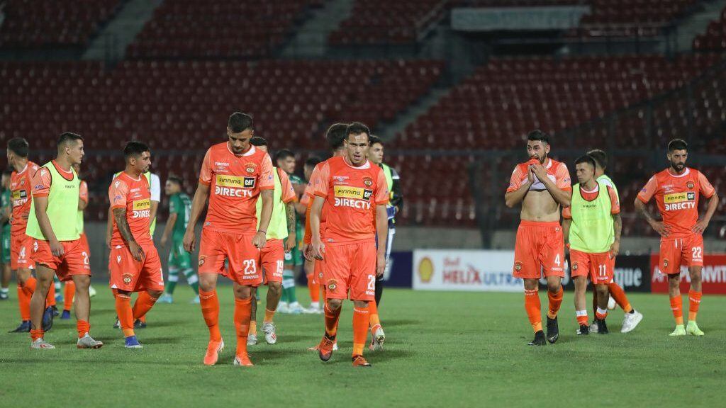 12 DE ENERO DE 2020/SANTIAGOCobreloa se lamenta tras terminar el partido, durante el partido vlido por la primera ronda de la Liguilla de Primera B por el ascenso, entre Cobreloa y Deportes Temuco, disputado en el Estadio Nacional.
FOTO: SEBASTIAN ORIA/AGENCIAUNO