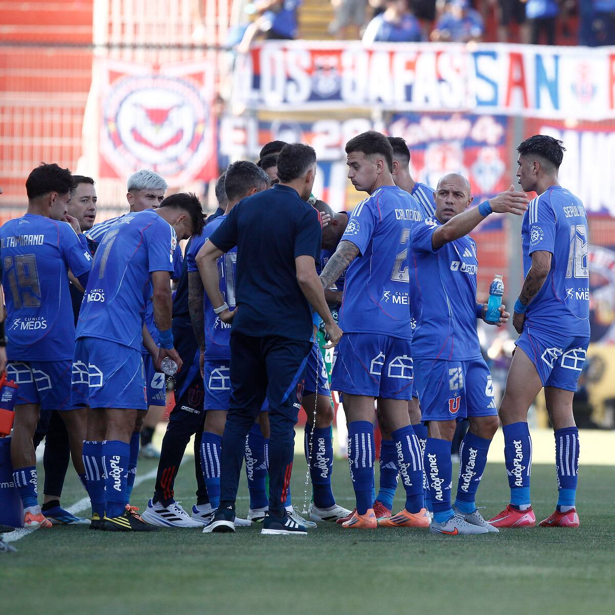 Sorpresa en la U: candidato a la banca azul tendría todo listo para dirigir a una selección sudamericana