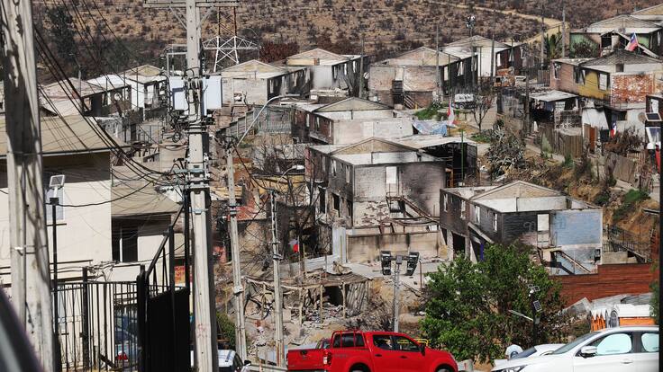 Vecinos de Viña del Mar y Quilpué critican el lento avance en la reconstrucción: “De 900 casas, solo 4 han sido reconstruidas”