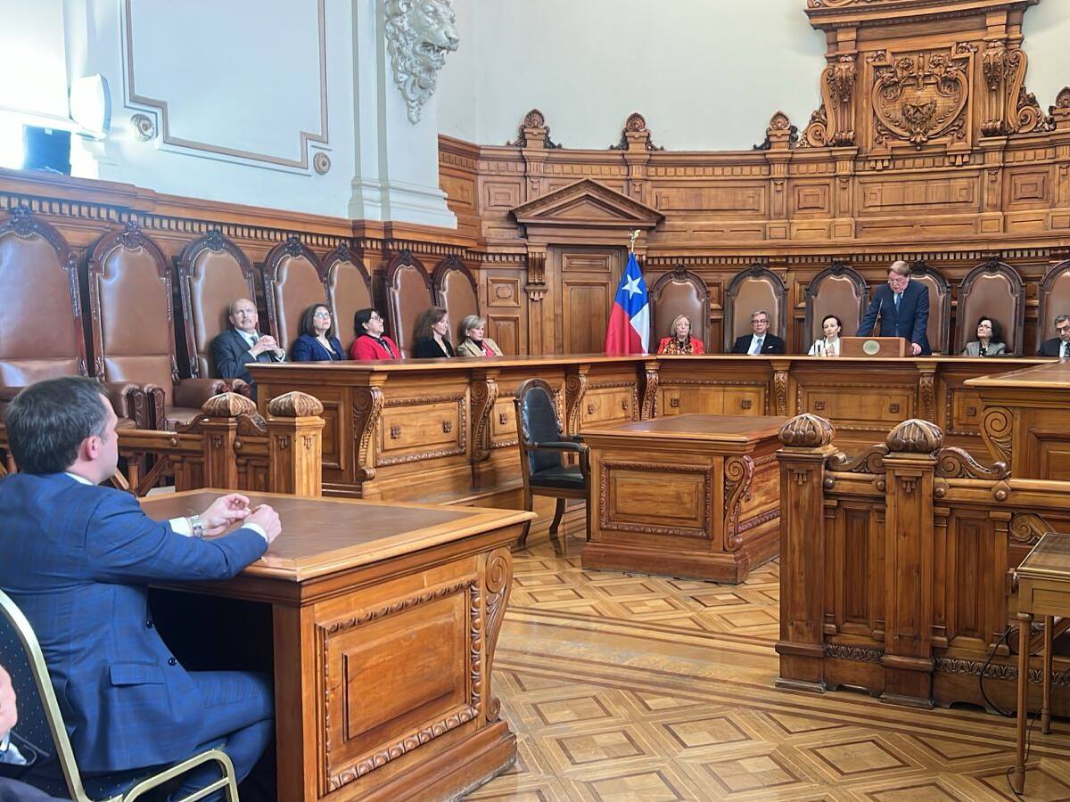 Corte Suprema remueve a Ángela Vivanco tras revelaciones de chats con Hermosilla, asegurando que comprometió “los cimientos del Estado de Derecho”