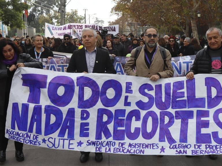 Con colectas para llegar a fin de mes: profesores de Ancud denuncian pago incompleto de sueldos