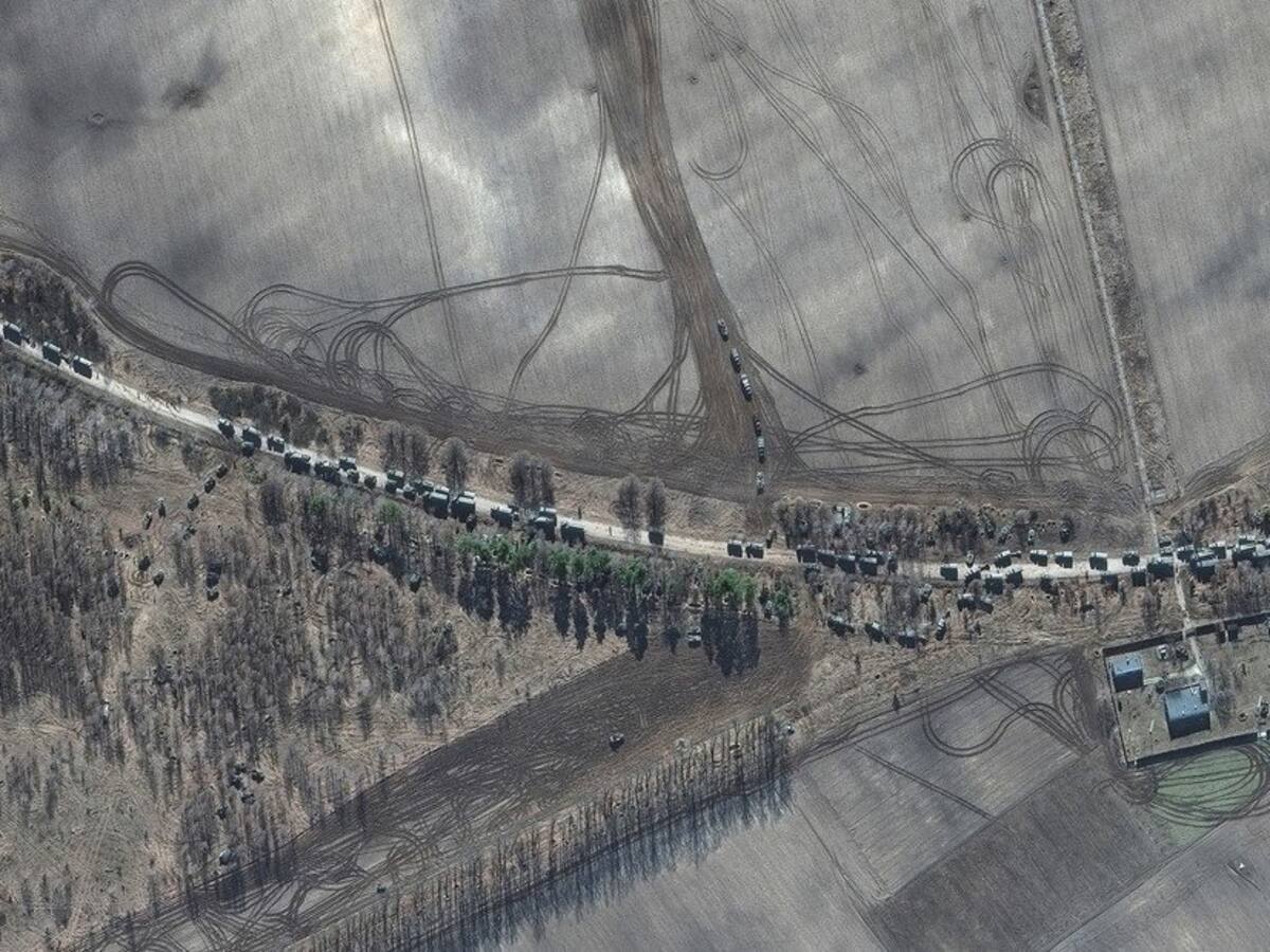 Un convoy ruso de más de 60 kilómetros se dirige a Kiev tras salir desde territorio bielorruso