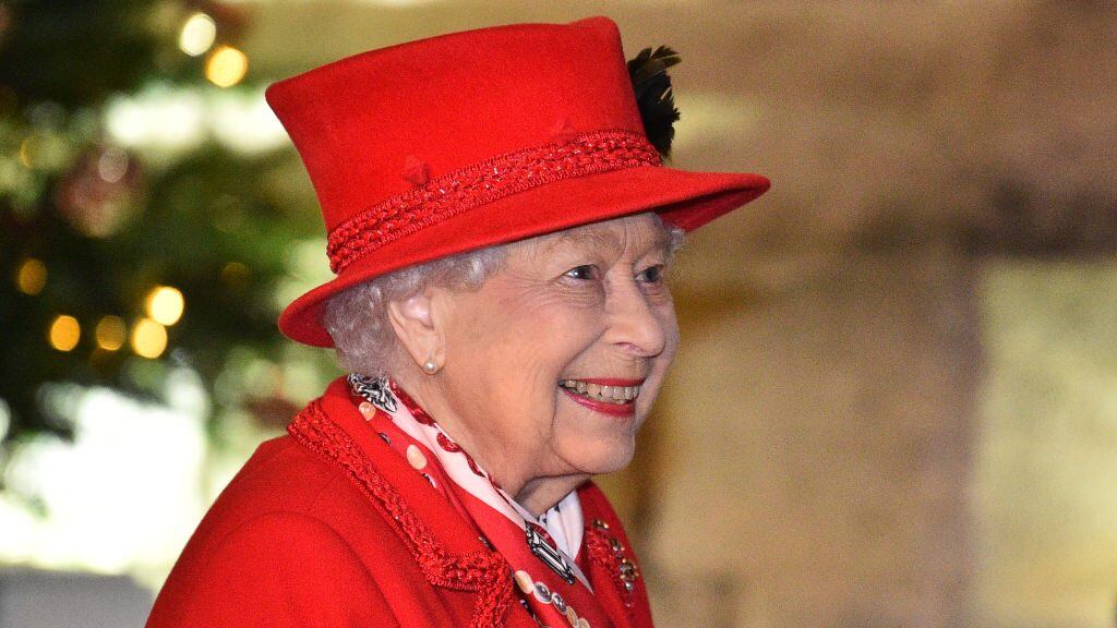 WINDSOR, ENGLAND - DECEMBER 08: Queen Elizabeth II thanks local volunteers and key workers for the work they are doing during the coronavirus pandemic and over Christmas in the quadrangle of Windsor Castle on December 8, 2020 in Windsor, England. The Queen and members of the royal family gave thanks to local volunteers and key workers for their work in helping others during the coronavirus pandemic and over Christmas at Windsor Castle in what was also the final stop for the Duke and Duchess of Cambridge on their tour of England, Wales and Scotland. (Photo by Glyn Kirk - WPA Pool/Getty Images)