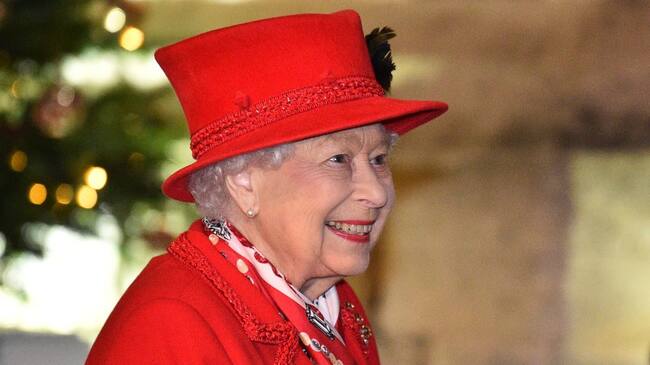 WINDSOR, ENGLAND - DECEMBER 08: Queen Elizabeth II thanks local volunteers and key workers for the work they are doing during the coronavirus pandemic and over Christmas in the quadrangle of Windsor Castle on December 8, 2020 in Windsor, England. The Queen and members of the royal family gave thanks to local volunteers and key workers for their work in helping others during the coronavirus pandemic and over Christmas at Windsor Castle in what was also the final stop for the Duke and Duchess of Cambridge on their tour of England, Wales and Scotland. (Photo by Glyn Kirk - WPA Pool/Getty Images)