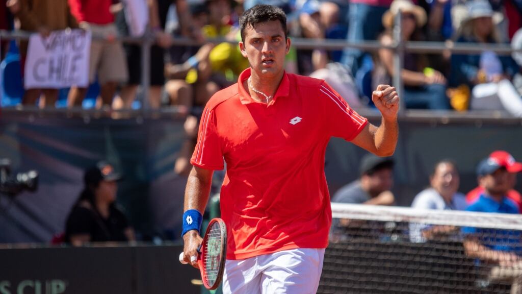 Tomás Barrios lidera la armada chilena en el Challenger de Santiago