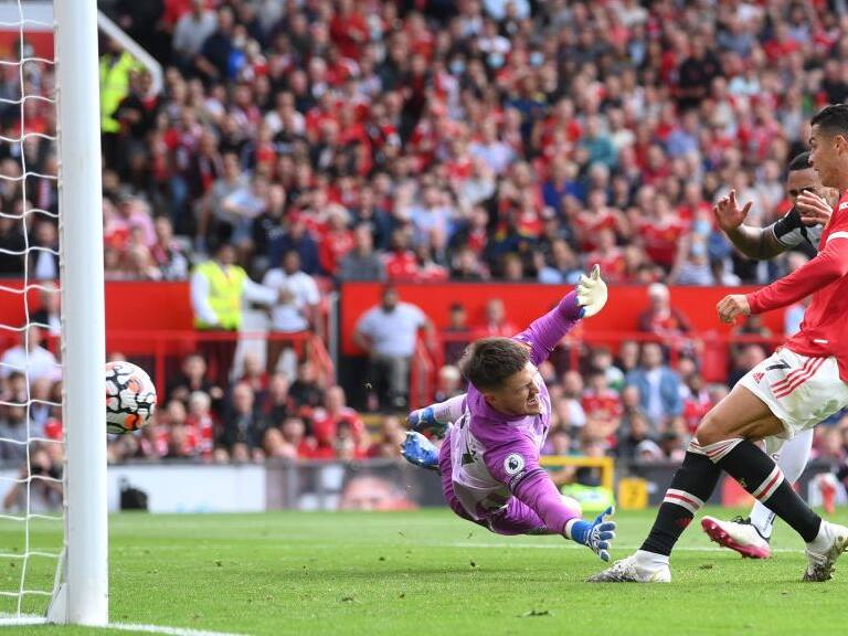 Cristiano Ronaldo anotó un doblete en su re debut por el Manchester United