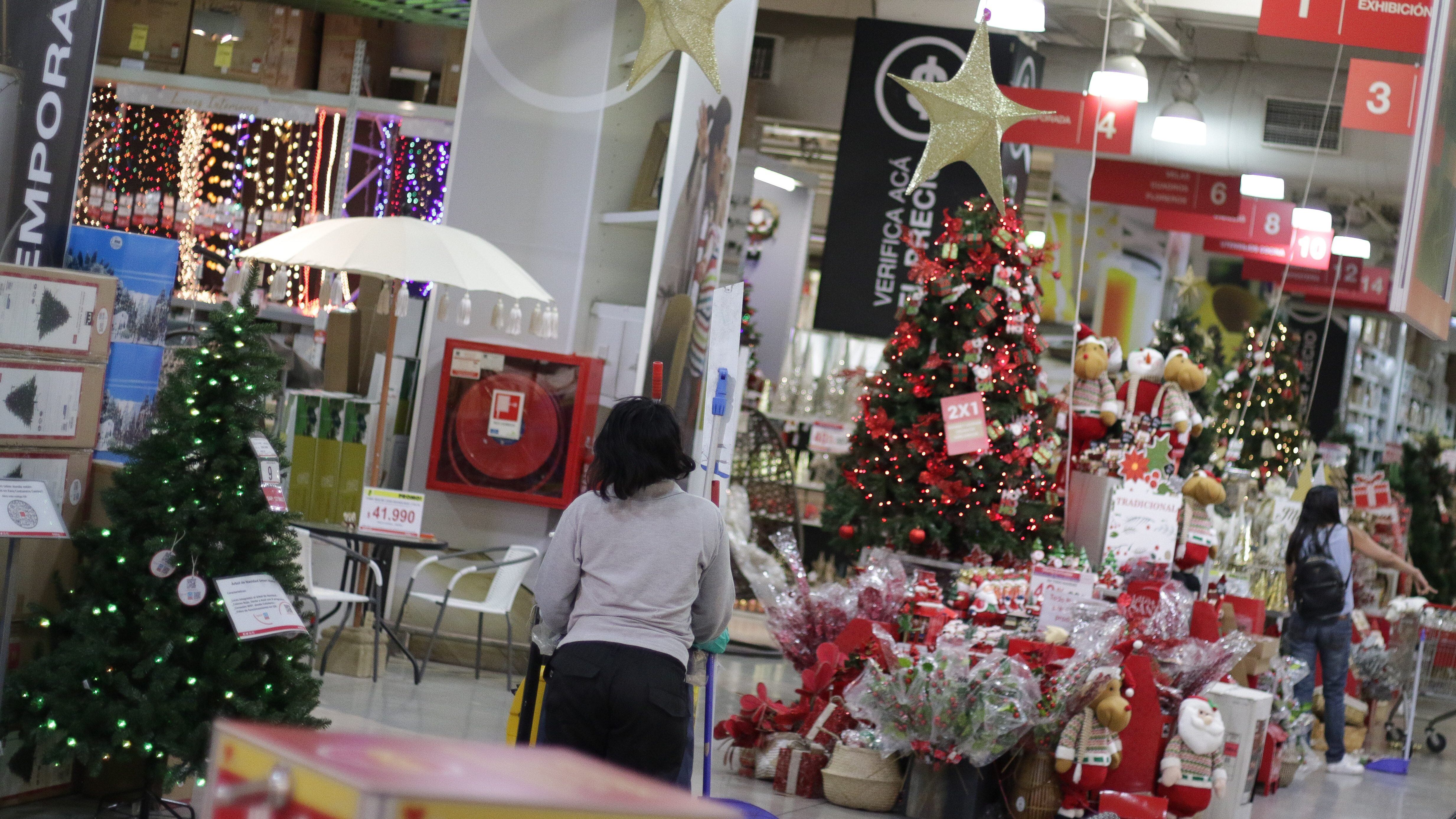 Cámara Nacional de Comercio por aumento de aforos en centros comerciales