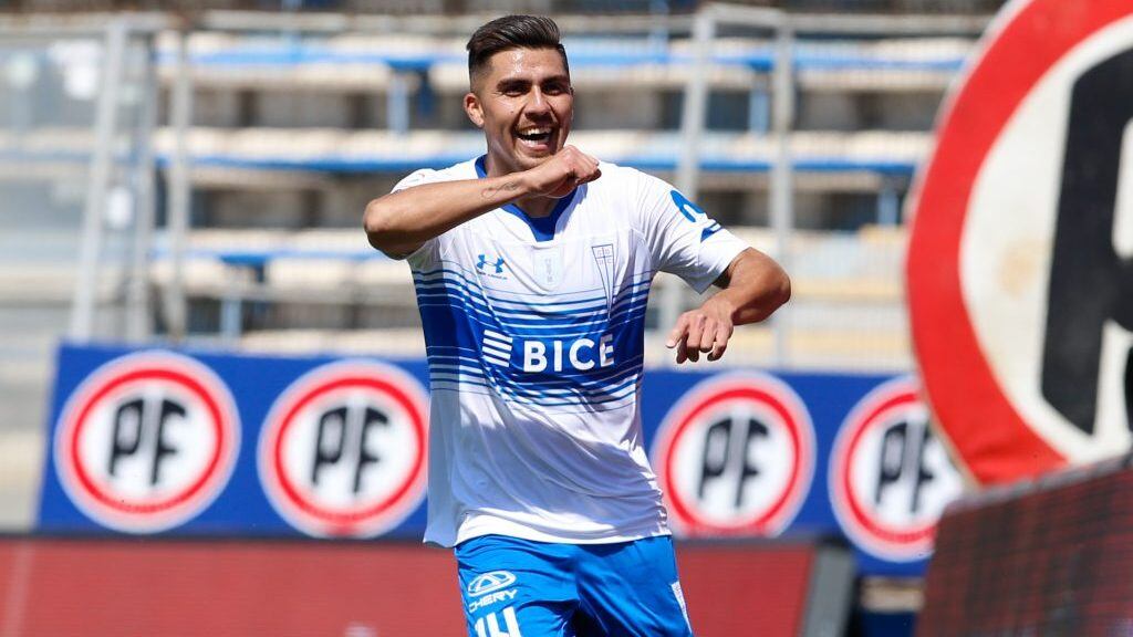 4 de Octubre del 2020/SANTIAGOCesar Pinares(c) celebra su primer gol y el 1 a 0 de Universidad Católica ,durante el partido valido por la Decimotercera fecha del Campeonato Nacional AFP PlanVital 2020, entre Universidad Católica vs Universidad de Chile, disputado en el Estadio San Carlos de Apoquindo.
FOTO:FRANCISCO LONGA/AGENCIAUNO