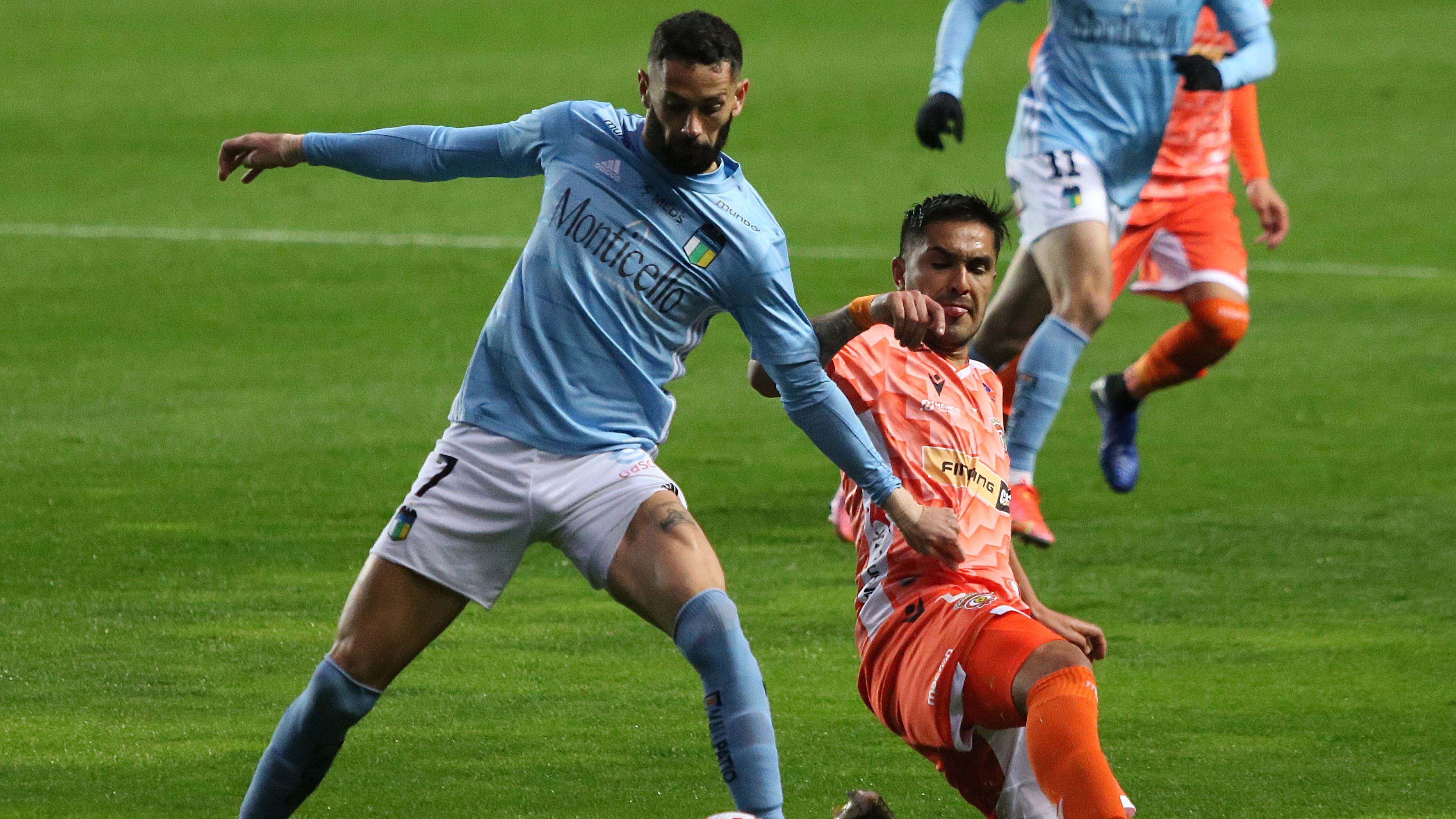 23 DE JUNIO DE 2021/RANCAGUAMarcelo Larrondo (i), durante el partido valido por la ida de la segunda fase de la Copa Chile 2021, entre O'Higgins y Cobreloa, disputado en el Estadio El Teiente.
FOTO: BYRON PEREZ CARVAJAL/AGENCIAUNO