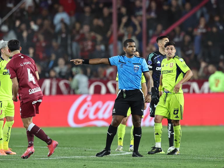 En complicidad con el árbitro, Lanús pone fin al sueño continental de la U en la Copa Sudamericana 2025