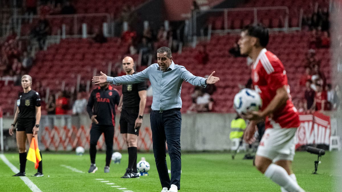 Entrenador europeo se perfila como candidato principal para reemplazar a Álvarez en la U