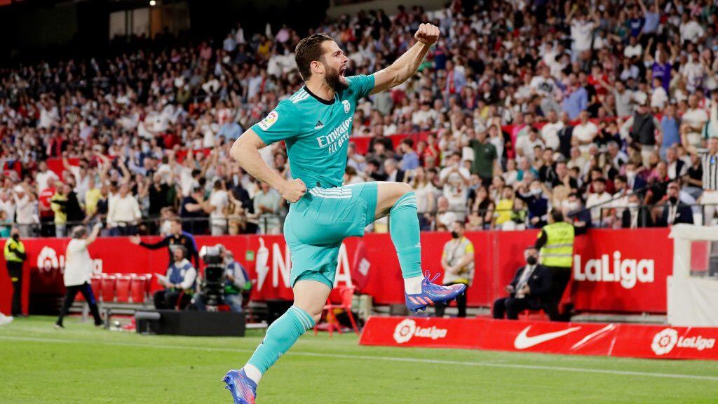 SEVILLA, SPAIN - APRIL 17: Karim Benzema of Real Madrid celebrates 2-3  during the La Liga Santander  match between Sevilla v Real Madrid at the Estadio Ramon Sanchez Pizjuan on April 17, 2022 in Sevilla Spain (Photo by David S. Bustamante/Soccrates/Getty Images)