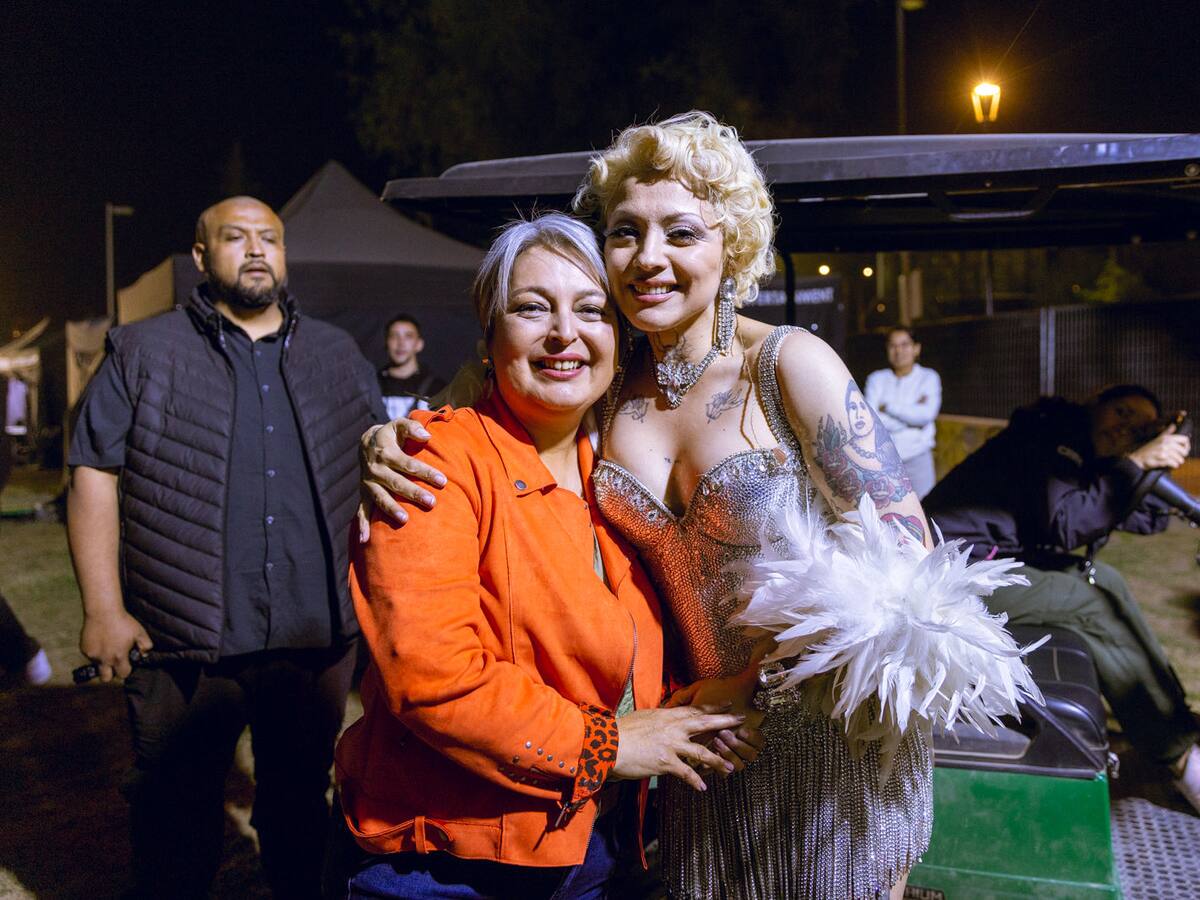 “Es la primera vez en mi vida que...”: Mon Laferte aclara respaldo a Jeannette Jara tras fotografía con candidata