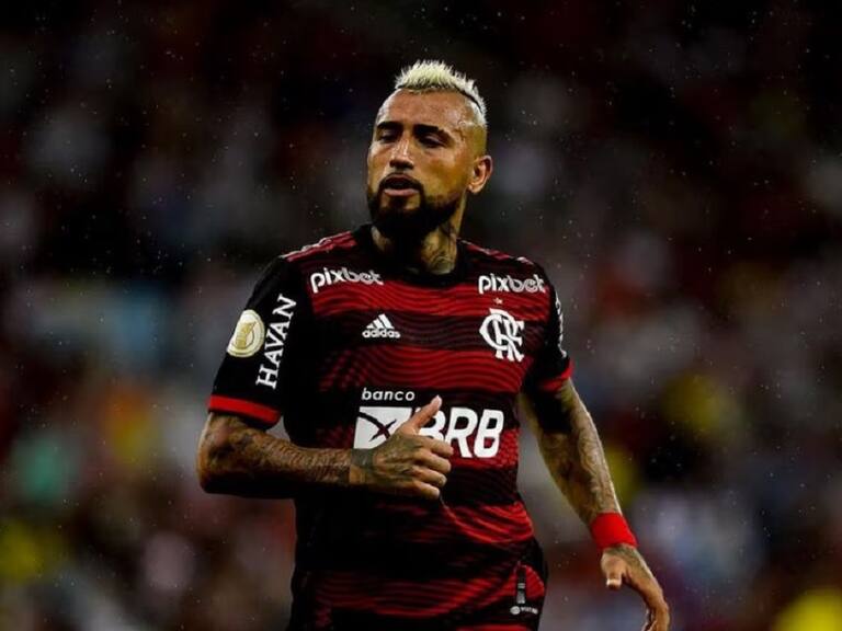 Flamengo se impuso en guerra de goles sobre Vasco Da Gama con Vidal de titular y quedó cerca de la final del Torneo Carioca en Brasil