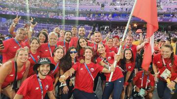 Team Chile se despidió de los Juegos Olímpicos desfilando en la ceremonia de clausura de París 2024
