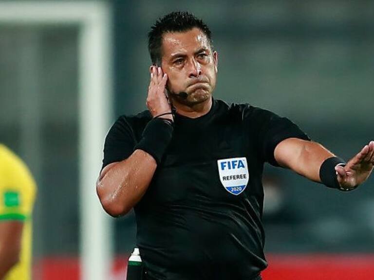Justicia de Perú rechazó demanda contra Julio Bascuñán tras su polémico arbitraje por clasificatorias