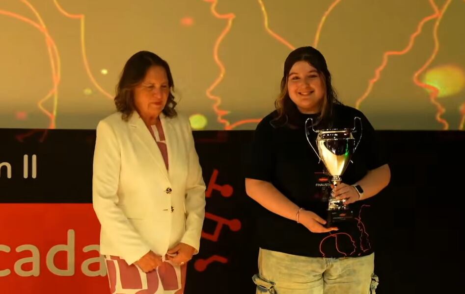 Joven chilena brilló en la mayor competencia femenina de programación de América Latina: la IA fue clave