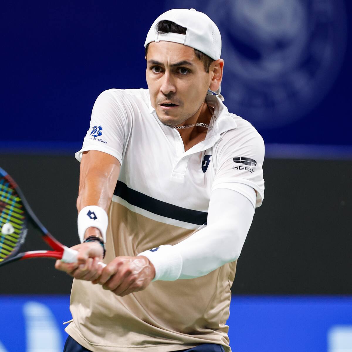 No hubo venganza: Alejandro Tabilo cae ante el belga Zizou Bergs y dice adiós al ATP de Tokio