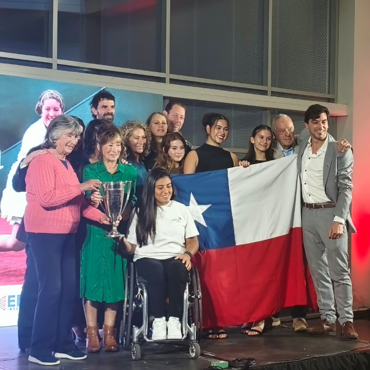 “Es una oportunidad para la familia”: histórico trofeo de Anita Lizana es donado al tenis chileno