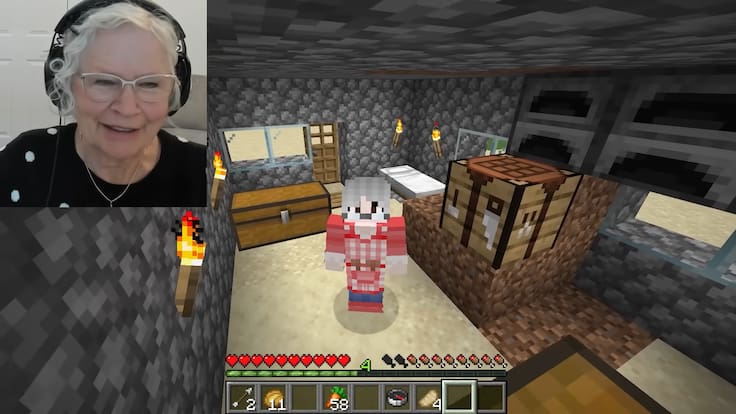 Abuela de 81 años se convierte en youtuber de Minecraft para salvarle la vida a su nieto con cáncer