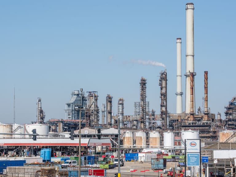 Getty Images | Imagen de una refinería de petróleo en Europa