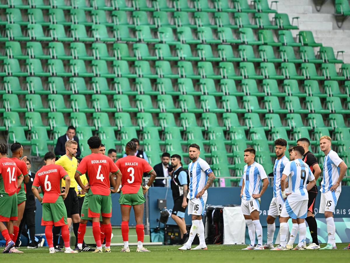 Papelón en París 2024: anulan gol a Argentina a más de una hora del final y pierde ante Marruecos