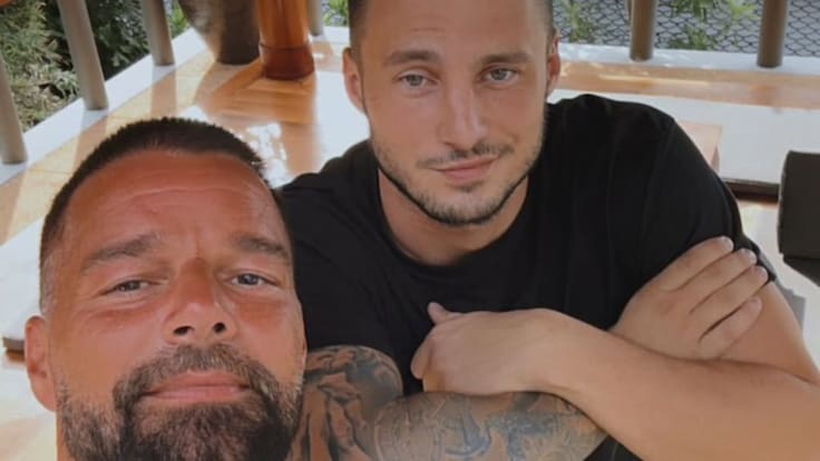 Polémica mundial en redes sociales: exreina de belleza acusa a su expareja de ser infiel con Ricky Martin