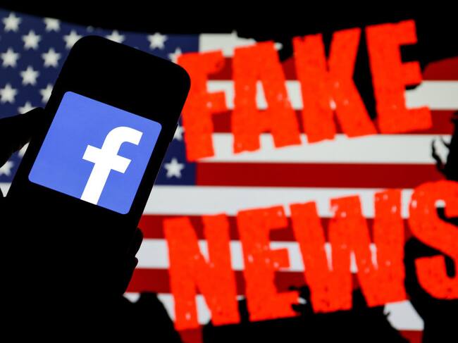 Imagen ilustrativa de la difusión de noticias falsas a través de Facebook