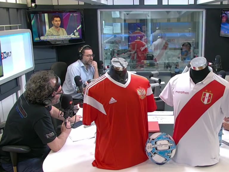 Los Tenores, entre el presente de Colo Colo y la conversación con Javiera Naranjo, periodista chilena en Rusia