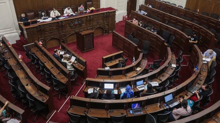 9 de febrero del 2022/SANTIAGOLos constituyentes durante la Sesión N°35 Comisión Derechos Fundamentales en el ex Congreso Nacional.
FOTO: SEBASTIAN BELTRAN GAETE/AGENCIAUNO