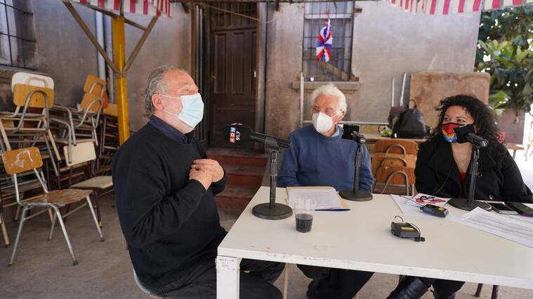Arquitectos Miguel Lawner y Cristián Castillo sobre políticas habitaciones: "El próximo gobierno también heredará el problema de las viviendas sociales inaceptables"