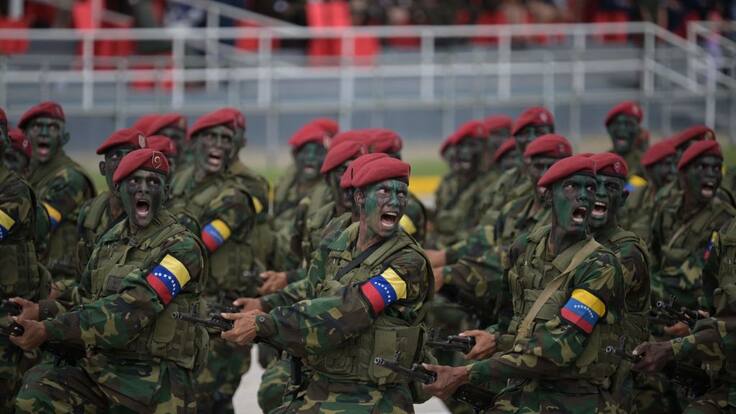 Venezuela expulsa a 33 militares de las fuerzas armadas por complot contra Maduro