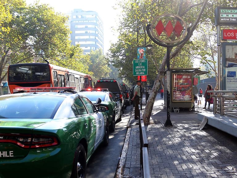 Cierran estación Los Leones del Metro por manifestaciones de estudiantes
