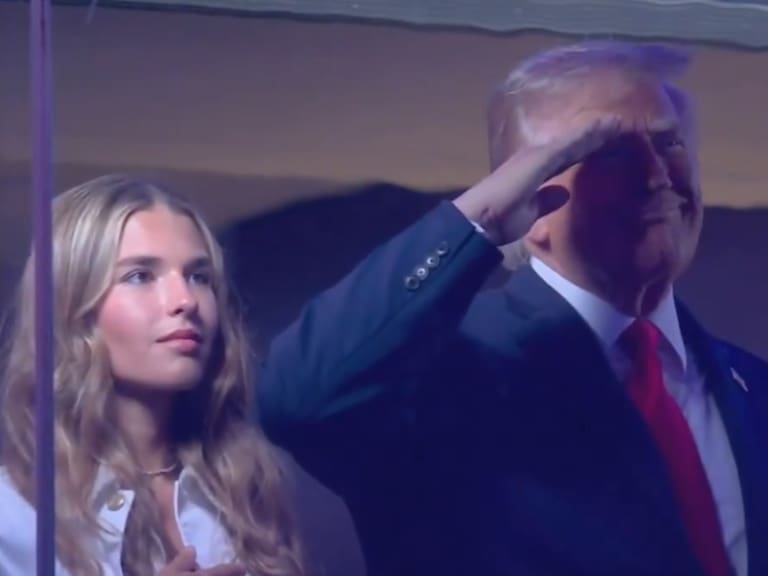 Donald Trump fue enfocado en las pantallas gigantes durante las Finales de la NBA y la reacción del público no pasó desapercibida