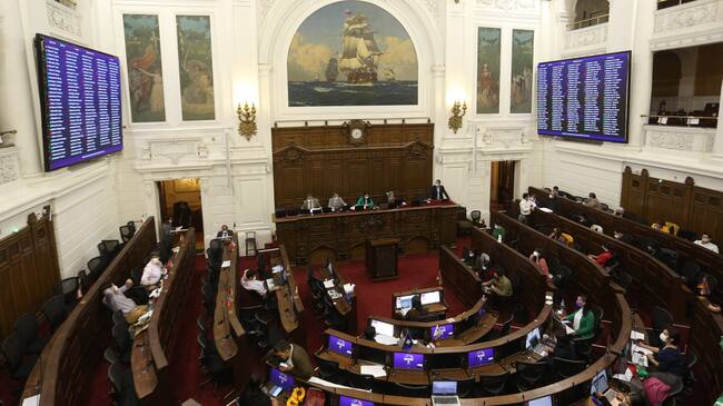 20 de Abril del 2022/SANTIAGOActividad del Pleno de la convencion, durante la Sesión N°86 de la Comisión de Sistemas de Conocimientos que se realiza en el ex congreso Nacional.
FOTO: DIEGO MARTIN/AGENCIAUNO