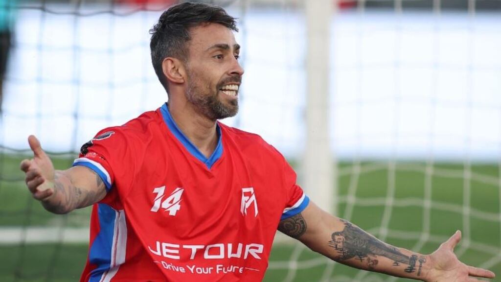 El show de Jorge Valdivia en la despedida de Matías Fernández: "Quise pasarlo bien dentro de la cancha"
