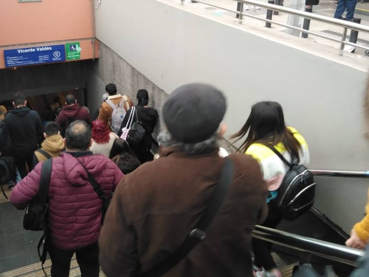 Falla técnica: interrumpieron servicio en 9 estaciones de la Línea 4 del Metro de Santiago